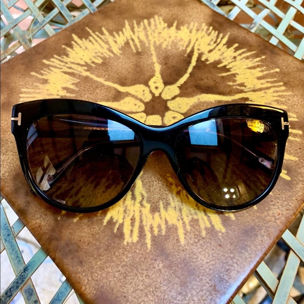 TOM FORD Lily Cat Eye Sunglasses Like New